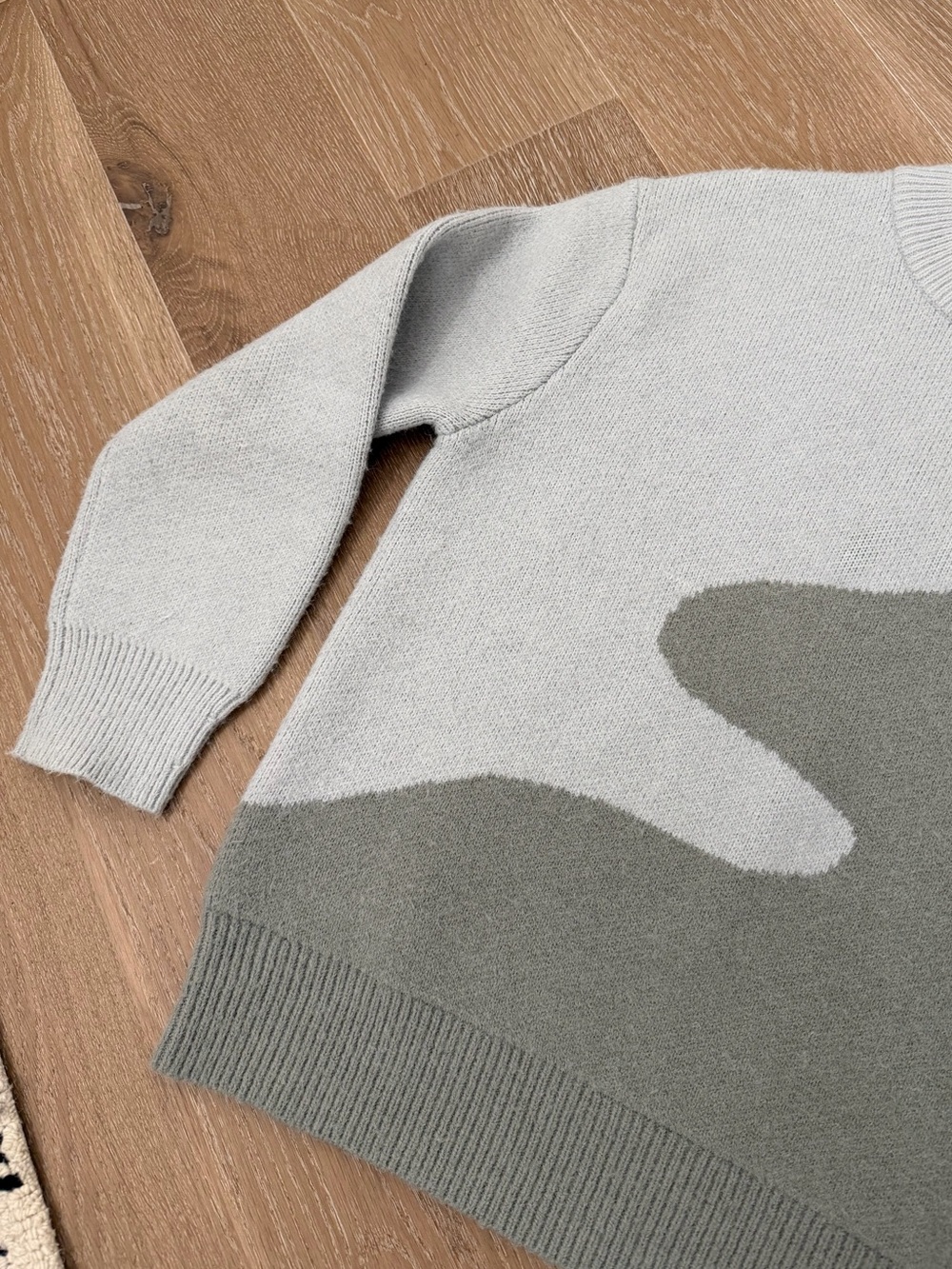 Oversized Intarsia Knit Sweater OAK + FORT Two-Tone - Picture 2 of 8